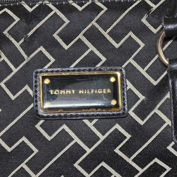 Tommy Hilfiger Satchel Handbag Purse Black White Geometric Print Faux Leather - Picture 3 of 12
